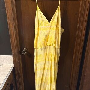Elegant Yellow Maxi Dress with Spaghetti Straps